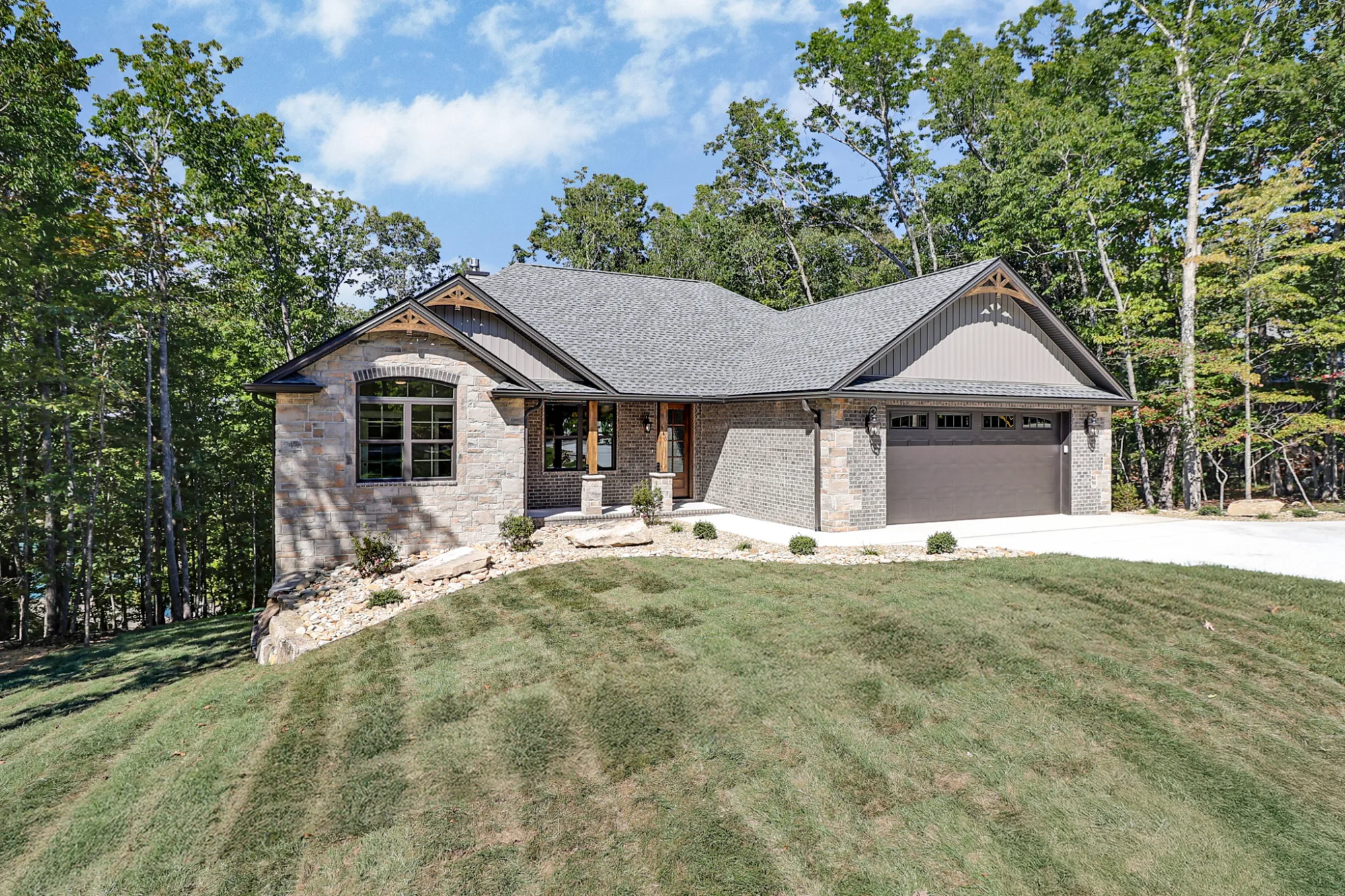 Custom Lakeview Home on Oversized Private Wooded Lot in Fairfield Glade Resort